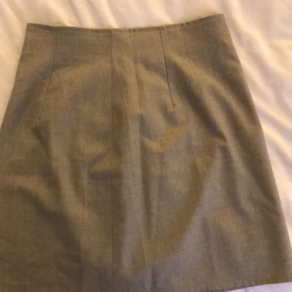 Grey wool Genny skirt.